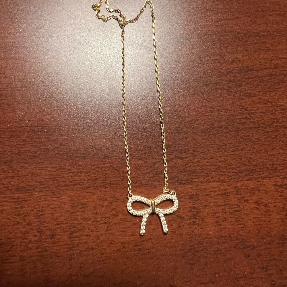 bow necklace